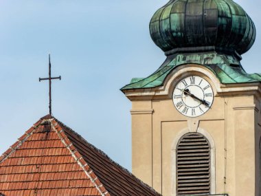 İç ve dış dekorasyon unterwaltersdorf katolik kilise unsurları, Avusturya