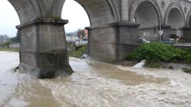 Neulengbach 'ta fırtına havası var Aşağı Avusturya nehri taşkını 