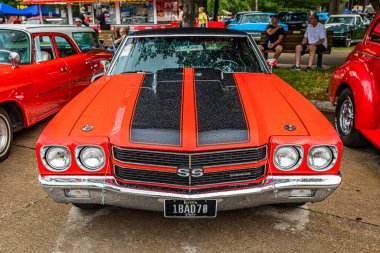 Des Moines, IA - 01 Temmuz 2022: 1970 Chevrolet Chevelle SS Hardtop Coupe 'nin yüksek perspektifli manzarası.