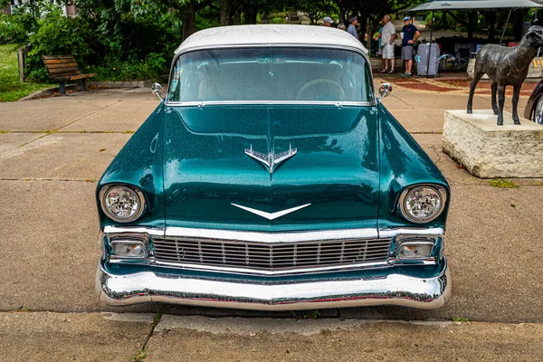 Des Moines July 2022 High Perspective Front View 1956 Chevrolet — 스톡 사진