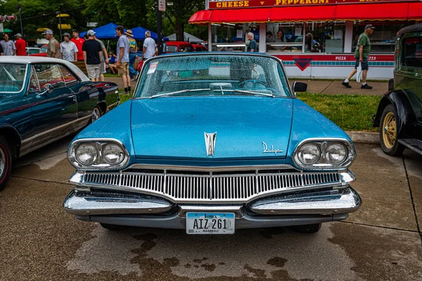 Des Moines July 2022 High Perspective Front View 1960 Dodge — 스톡 사진