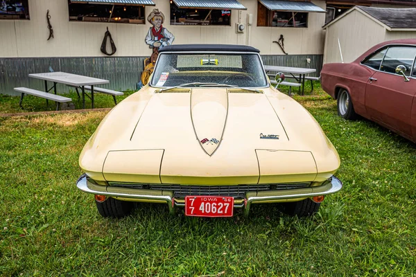 Des Moines 2022 Július Magas Kilátások Egy 1967 Chevrolet Corvette — Stock Fotó