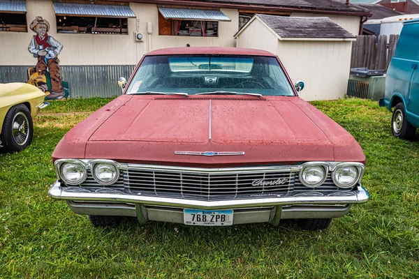 Des Moines 2022 Július Egy 1965 Chevrolet Impala Hardtop Coupe — Stock Fotó