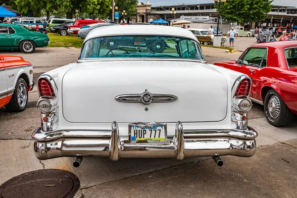 Des Moines July 2022 High Perspective Rear View 1955 Buick — Stock Photo, Image