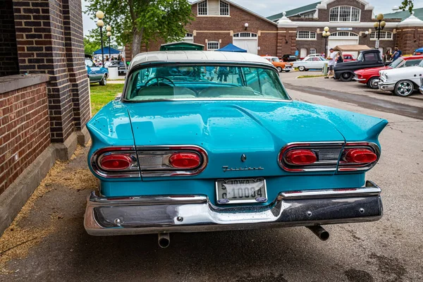 Des Moines July 2022 High Perspective Back View 1958 Ford — 스톡 사진