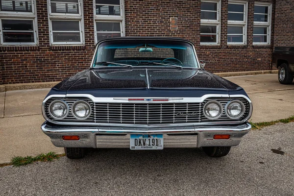 Des Moines 2022 Július Egy 1964 Chevrolet Impala Első Látásra — Stock Fotó
