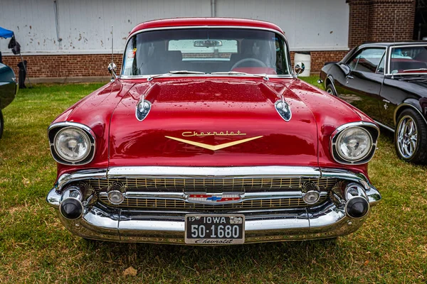 Des Moines Juli 2022 Hochperspektivische Frontansicht Einer 1957 Ausgelieferten Chevrolet — Stockfoto