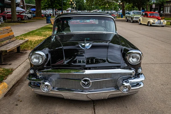 Des Moines Temmuz 2022 Yerel Bir Araba Fuarında 1956 Buick — Stok fotoğraf