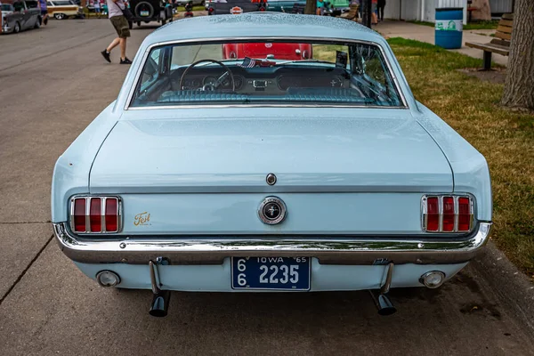 Des Moines 2022 Július Egy 1965 Ford Mustang Coupe Kiváló — Stock Fotó