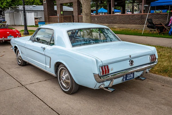 Des Moines Temmuz 2022 1965 Ford Mustang Coupe Nin Yerel — Stok fotoğraf