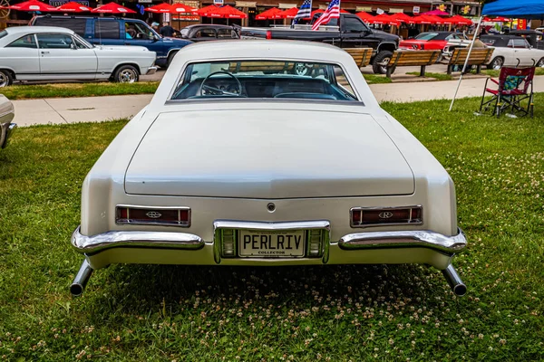 Des Moines July 2022 High Perspective Rear View 1964 Buick — Stock Photo, Image