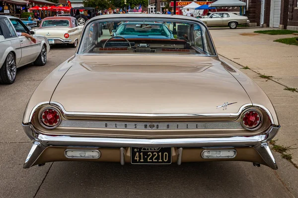 Des Moines July 2022 High Perspective Rear View 1961 Oldsmobile — Stock Photo, Image