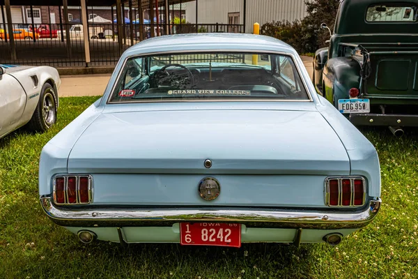 Des Moines 2022 Július Magas Kilátások Egy 1966 Ford Mustang — Stock Fotó