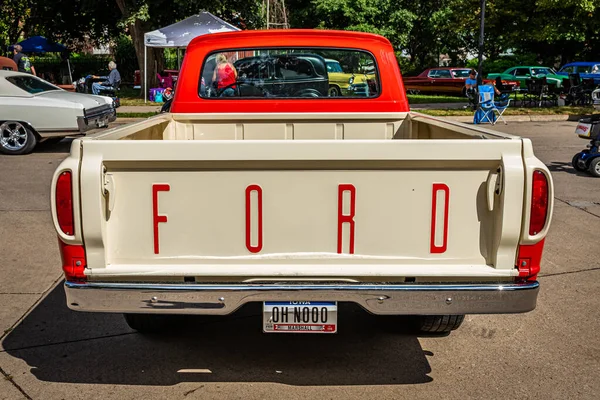 Des Moines 2022 Július Egy 1961 Ford F100 Pickup Teherautó — Stock Fotó