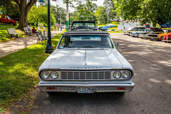 Des Moines July 2022 High Perspective Front View 1964 Chevrolet — 스톡 사진