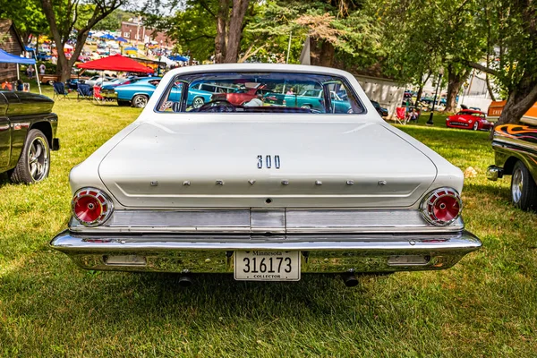 Des Moines Juli 2022 High Perspective Achteraanzicht Van Een Chrysler — Stockfoto