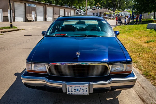 Des Moines Lipca 2022 High Perspective Front View 1992 Buick — Zdjęcie stockowe