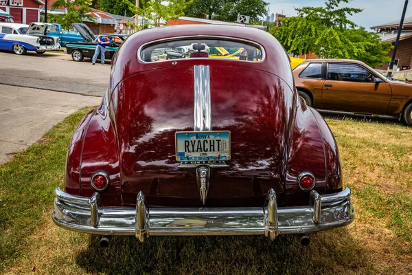 Des Moines July 2022 High Perspective Rear View 1948 Pontiac — Stock Photo, Image