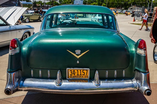 Des Moines July 2022 High Perspective Back View 1955 Cadillac — 스톡 사진