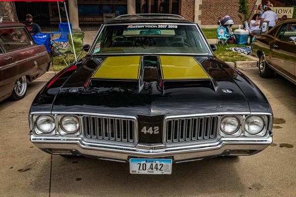 Des Moines July 2022 High View View 1970 Oldsmobile 442 — 스톡 사진