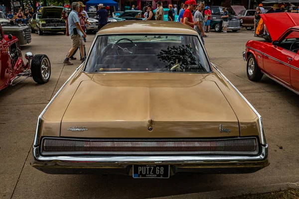 Des Moines July 2022 High Perspective Rear View 1968 Dodge — Stock Photo, Image