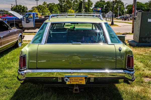 Des Moines July 2022 High Perspective Rear View 1972 Buick — Stock Photo, Image