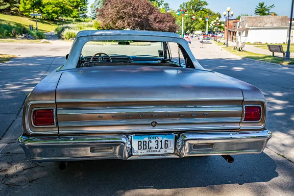 Des Moines July 2022 High Perspective Back View 1965 Chevrolet — 스톡 사진