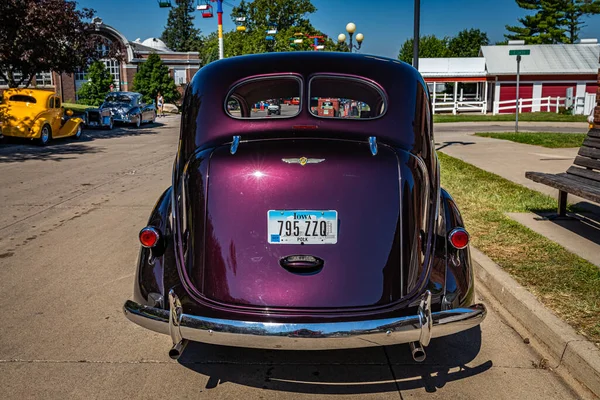 Des Moines Juli 2022 Hochperspektivische Rückansicht Einer Dodge Custom Door — Stockfoto