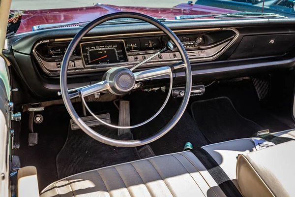 Des Moines High View Details 1968 Plymouth Fury Iii Convertible — 스톡 사진
