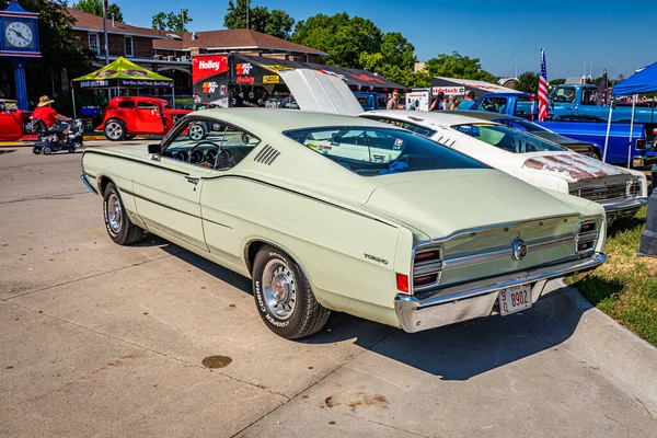 Des Moines July 2022 High Perspective Back View 1968 Ford — 스톡 사진