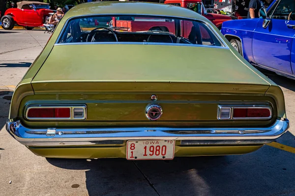 Des Moines 2022 Július Egy 1970 Ford Maverick Door Hardtop — Stock Fotó