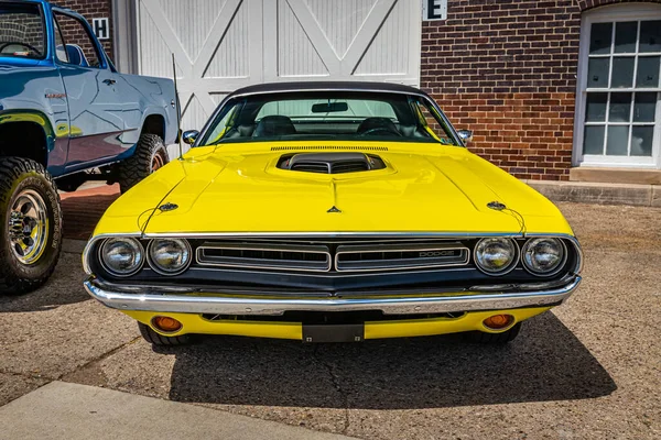 Des Moines July 2022 High Perspective Front View 1971 Dodge — 스톡 사진