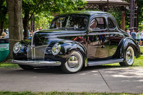 Des Moines July 2022 Low Perspective Front View 1940 Ford — стокове фото