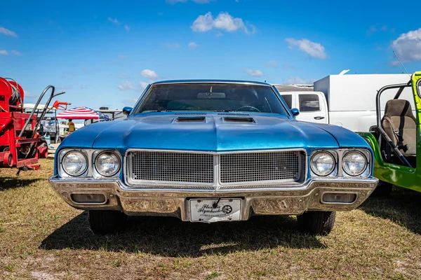 Fort Meade February 2022 Low Perspective Front View 1970 Buick — 스톡 사진