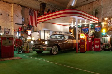 Eski model antika araba.