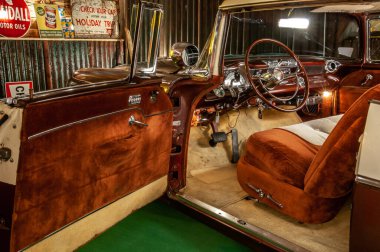 Eski araba, eski retro araba.