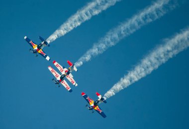 219 hava gösterisinde akrobatik takım performans sergiledi.