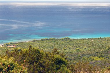 Dağlardaki Akdeniz manzarası