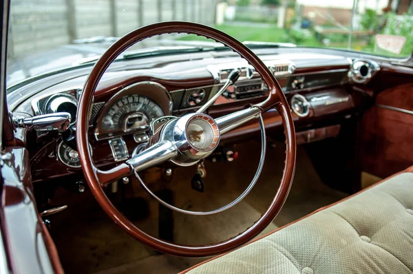 Vintage Car Red Steering Wheel — Stock Photo, Image