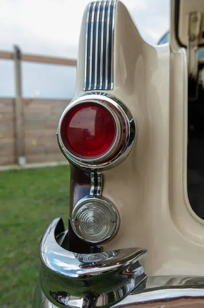 Vintage Carro Retro Com Farol — Fotografia de Stock