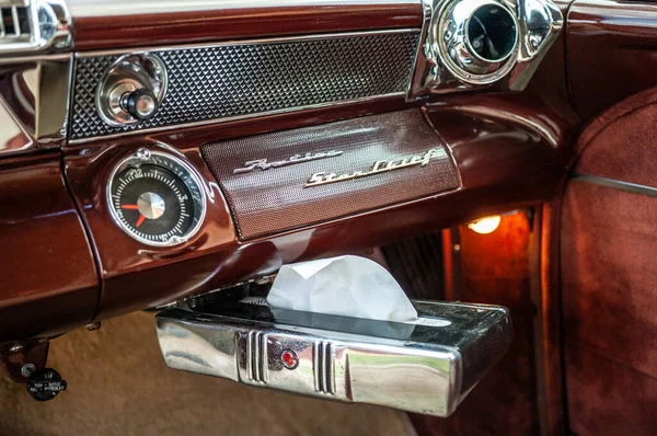 Oude Auto Interieur Met Vintage Auto — Stockfoto