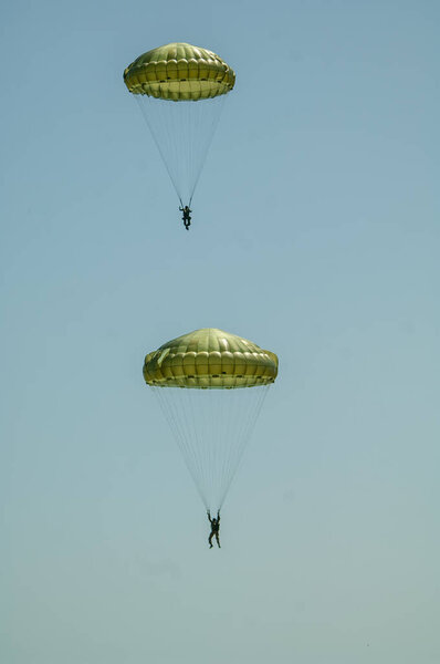 the air parachute in the blue sky