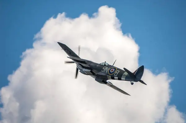 Brytyjski Samolot Lotniczy Niebie — Zdjęcie stockowe