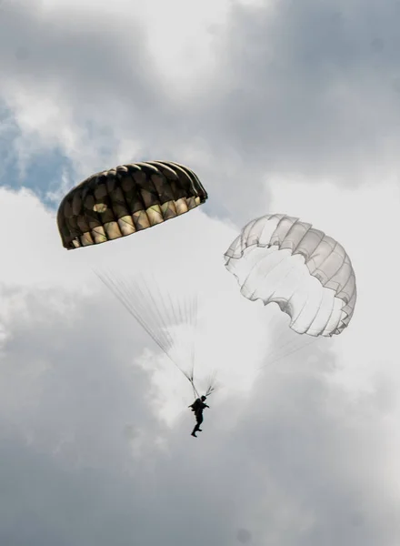 Parachute Action — Stock Photo, Image