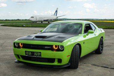 yeşil lüks Mustang araba