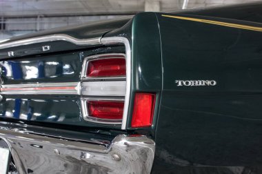 Novosibirsk, Rusya Haziran 22 0, 2 0 0 7: Ford Mustang, Ford 5-9, arka taraf manzaralı