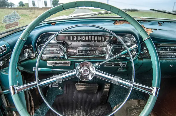 Старый Винтажный Автомобиль — стоковое фото