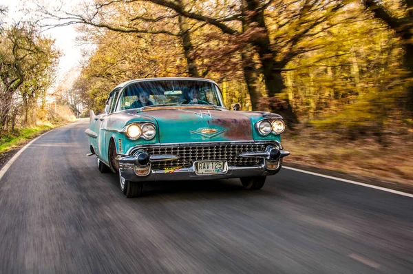 Old Car Forest Road — Stock Photo, Image