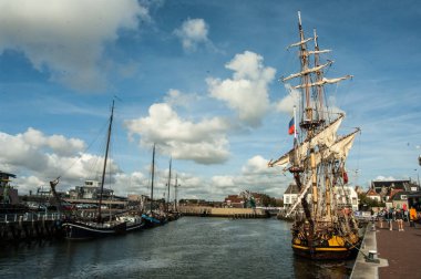 Friesland 'daki eski liman Hollanda.