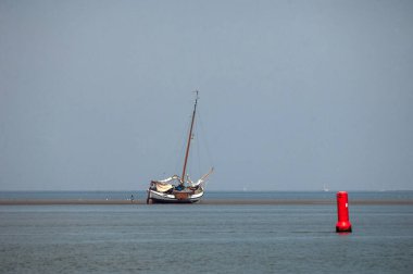 Manzaralı yelkenli manzarası